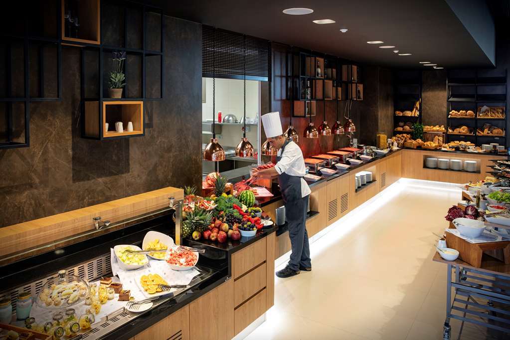 Hilton Garden 4* Tirana